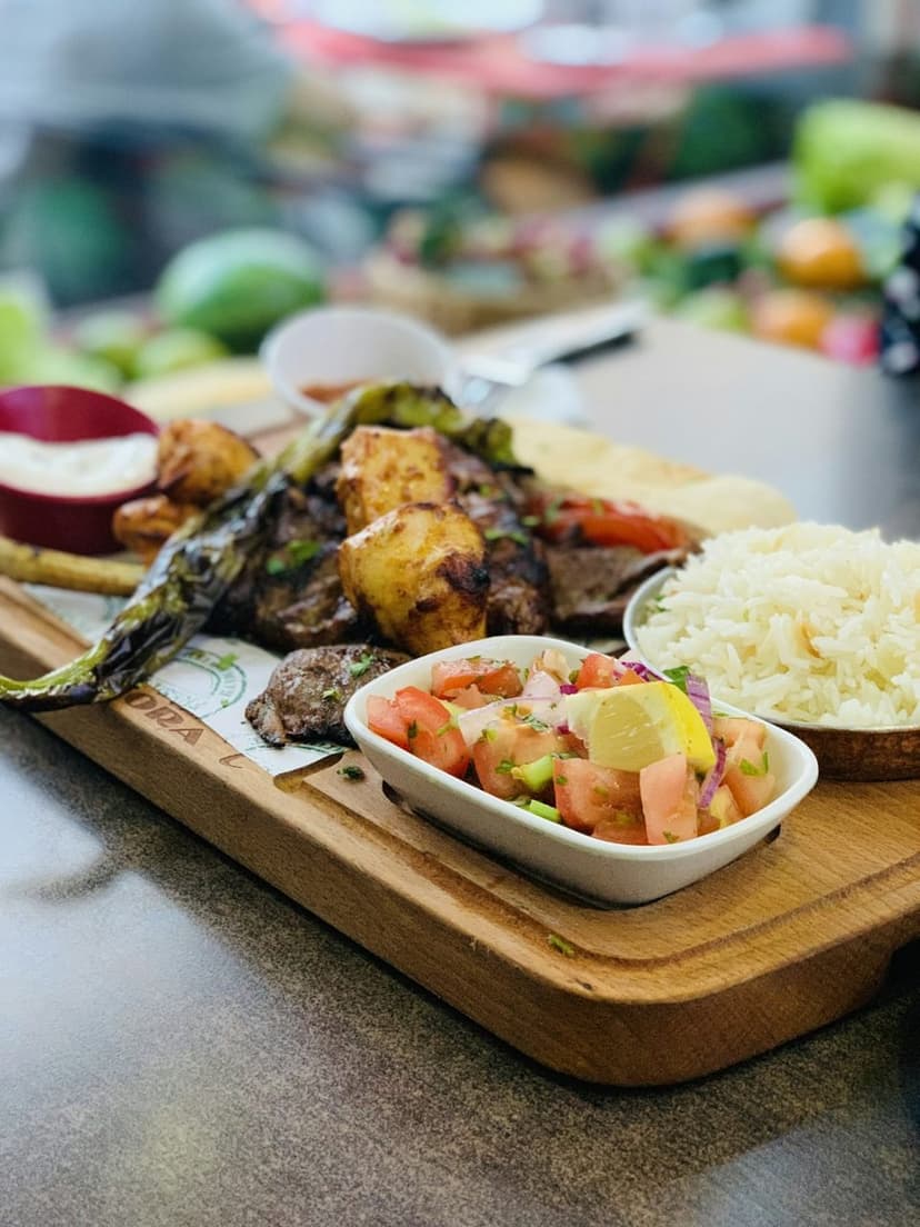 Zengin kebap sofrası (temsili görsel)