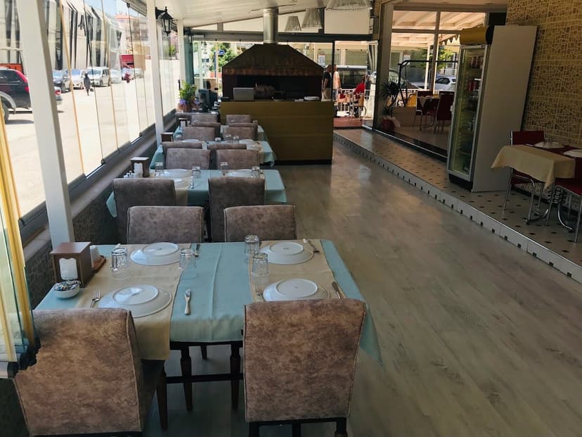 Ustanın cağ kebabı kesişi