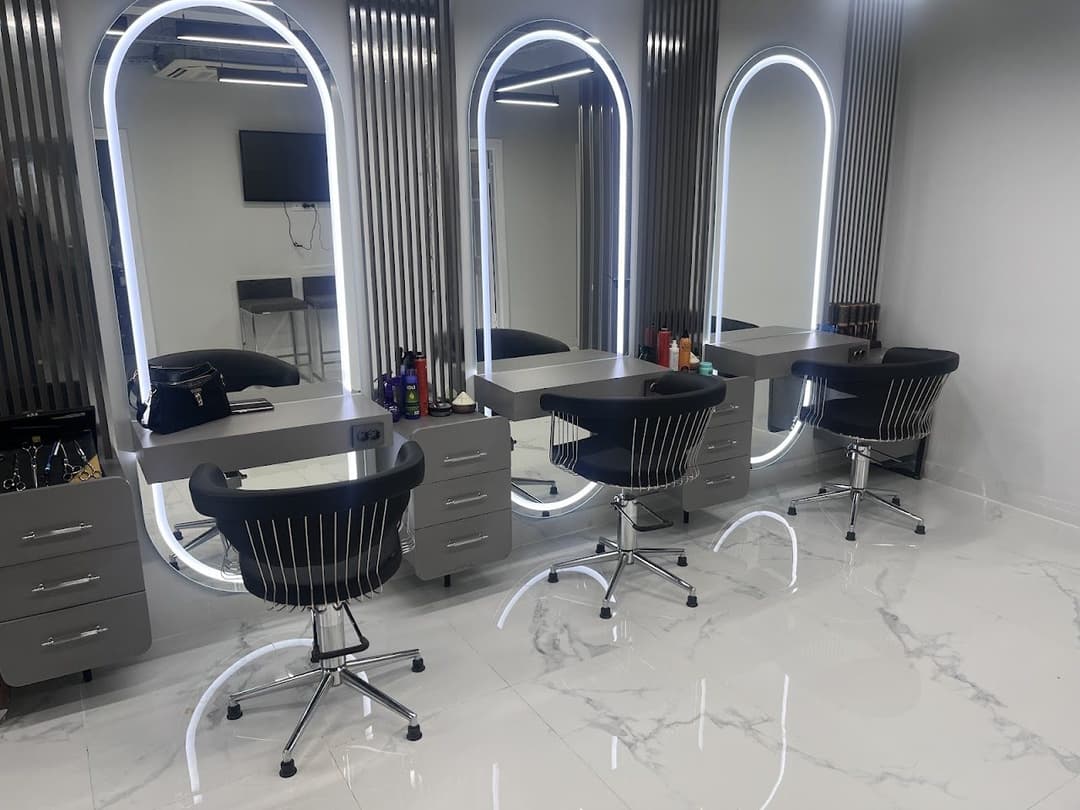 LED aynalı modern salon iç mekan