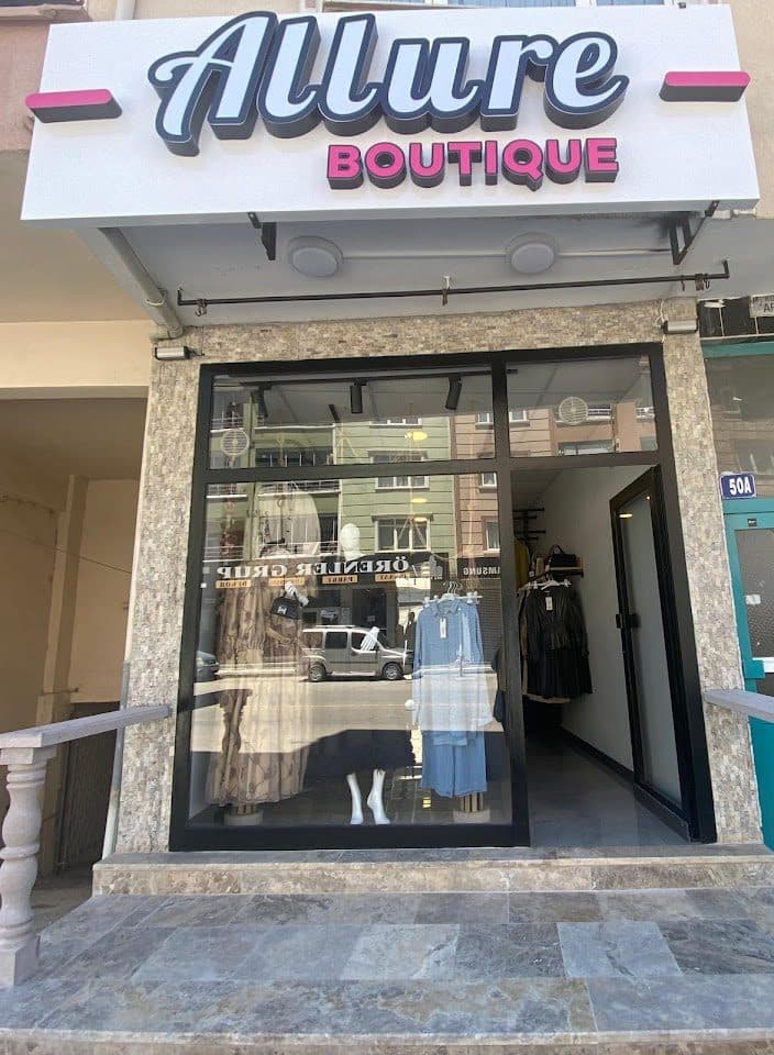 Allure Boutique dükkân vitrini