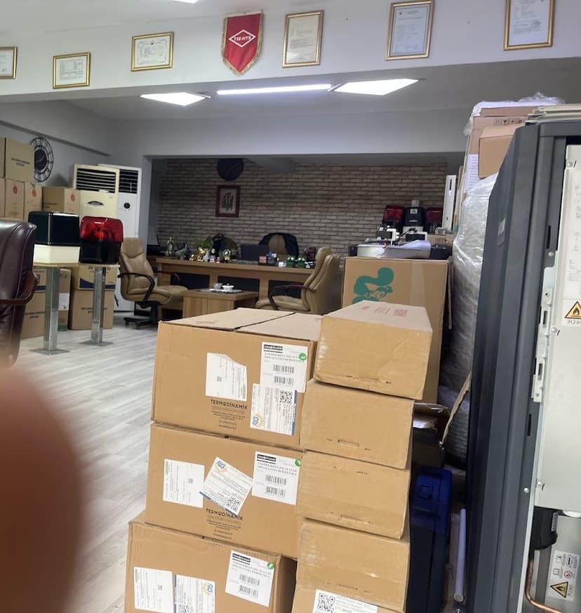 Servis ofisi ve yedek parça deposu