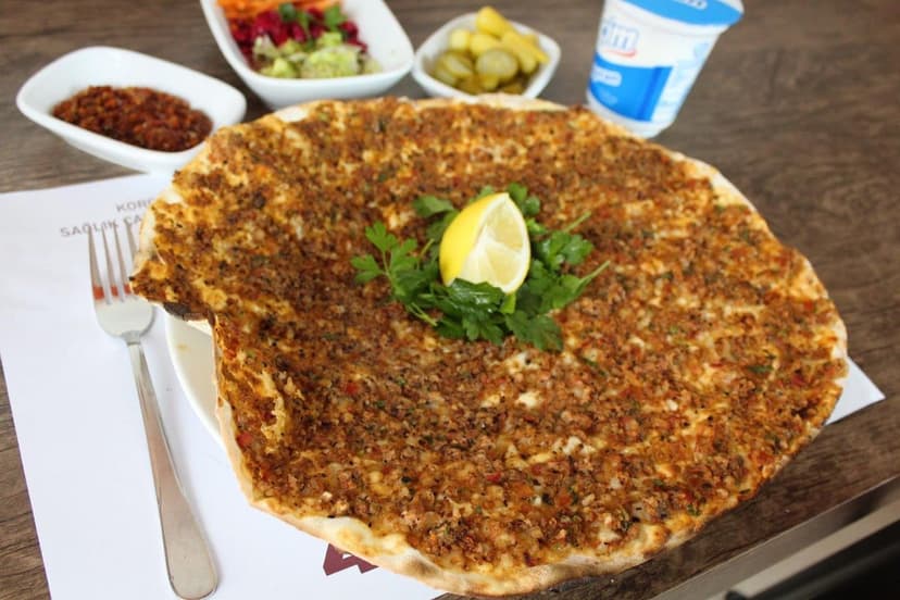 İnce hamur lahmacun