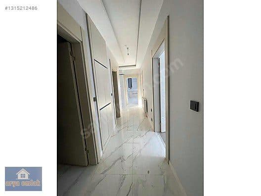 Pencereli aydınlık oda (portföy)