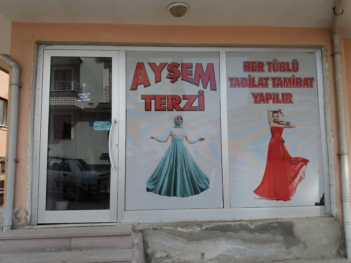Ayşem Terzi dükkân cephesi — 'Her Türlü Tadilat Tamirat Yapılır'