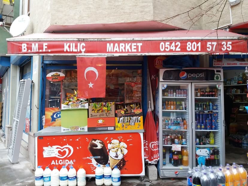 B.M.F. Kılıç Market dükkân cephesi ve tabelası