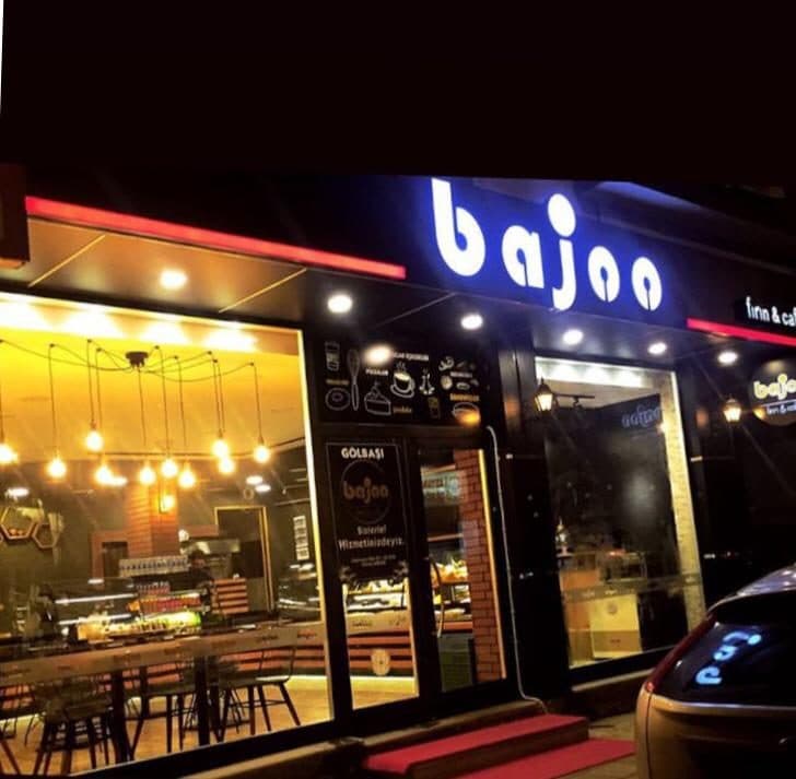 bajoo fırın & cafe dükkân görünümü (gece)