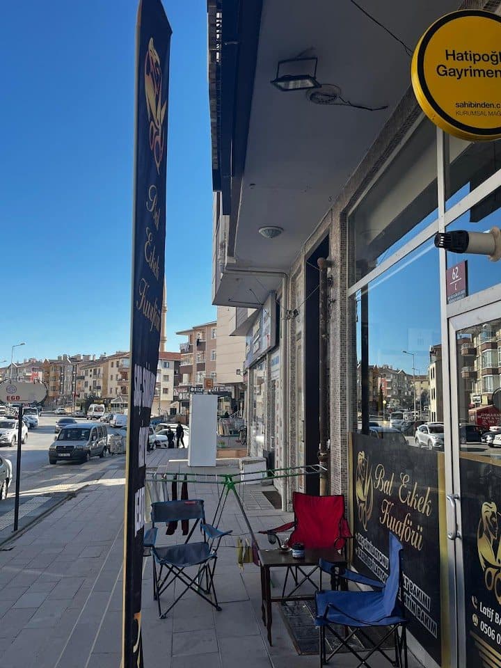 Dükkân önü oturma alanı