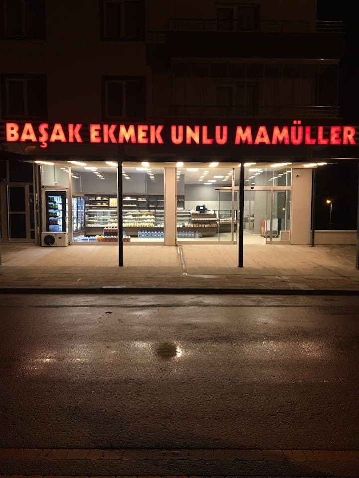 Başak Ekmek & Unlu Mamülleri dükkân tabelası