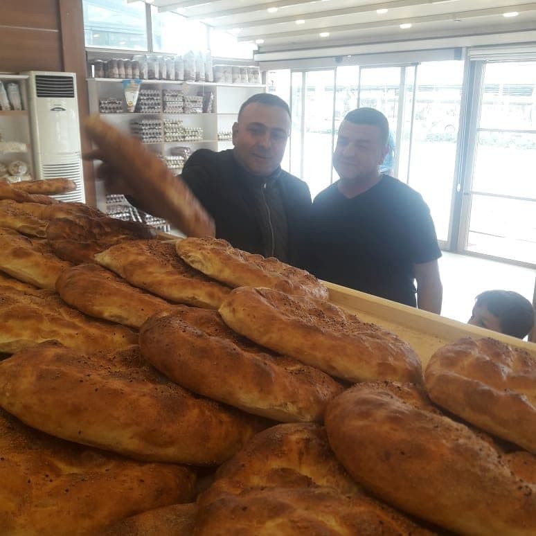 Taze pişmiş pide ve fırın ürünleri