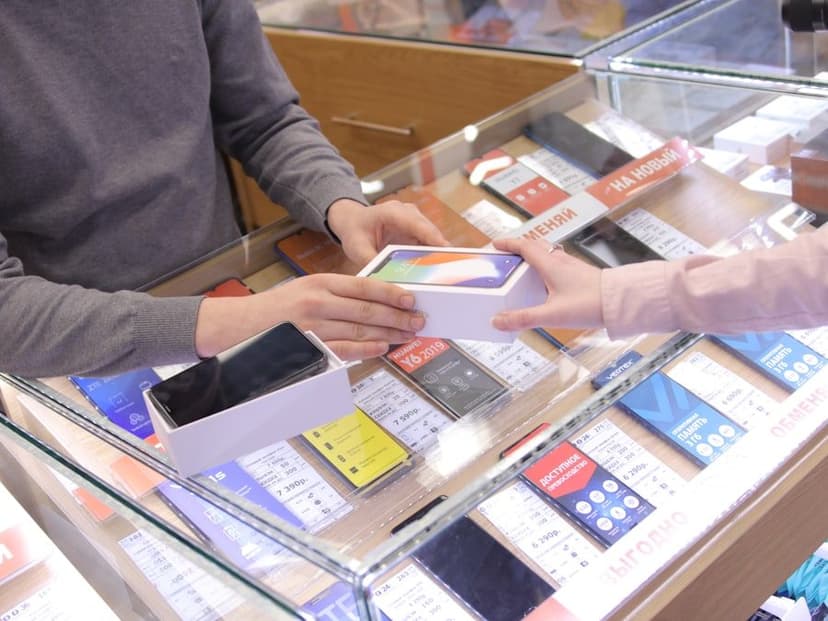 Cep telefonu mağazası tezgâhı (temsili görsel)