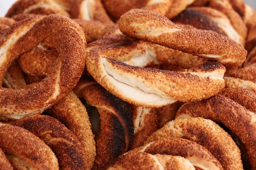 Susamlı simit yakın çekim (temsili görsel)