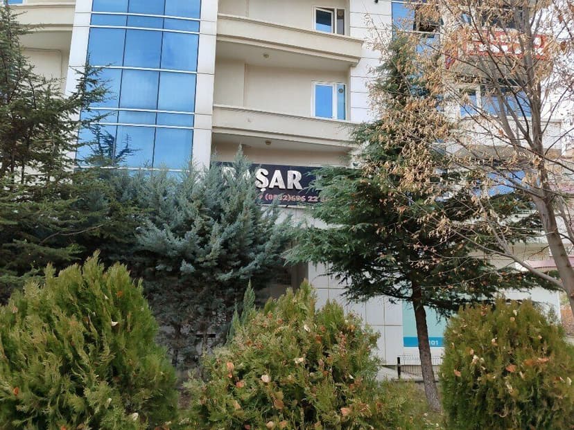 Başar Emlak ofis binası — Miray Plaza, Haymana Bulvarı (Karşıyaka, Gölbaşı)
