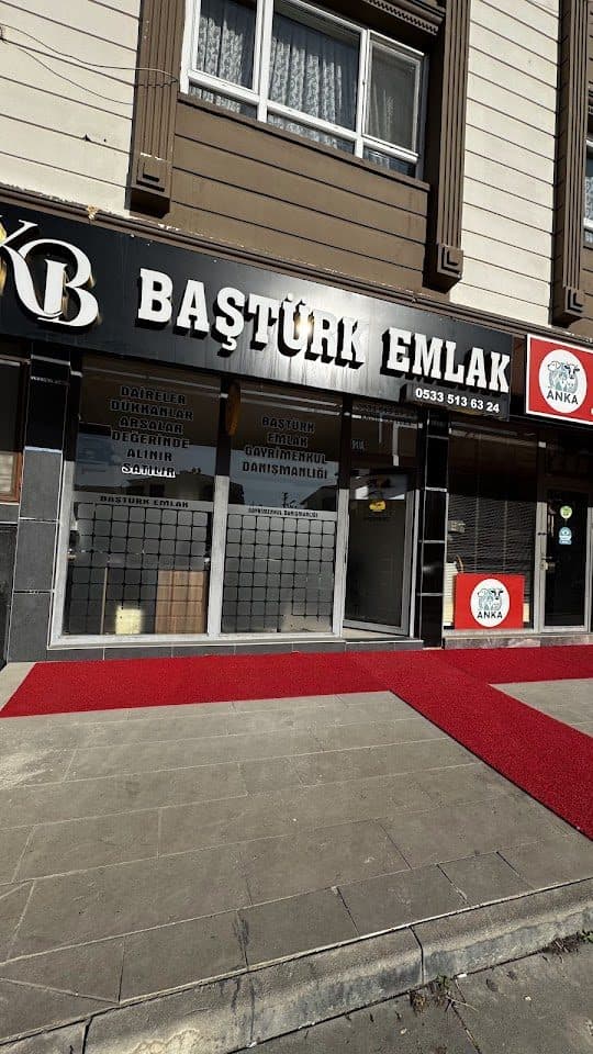 Baştürk Emlak ofis cephesi