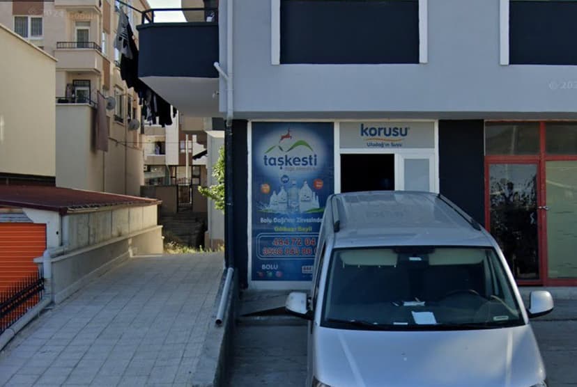 Bayraktar Ticaret dükkân görünümü — Taşkesti & Korusu Gölbaşı bayii (Google Street View)
