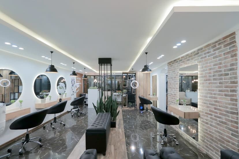 Aydınlık salon iç mekânı (temsili görsel)