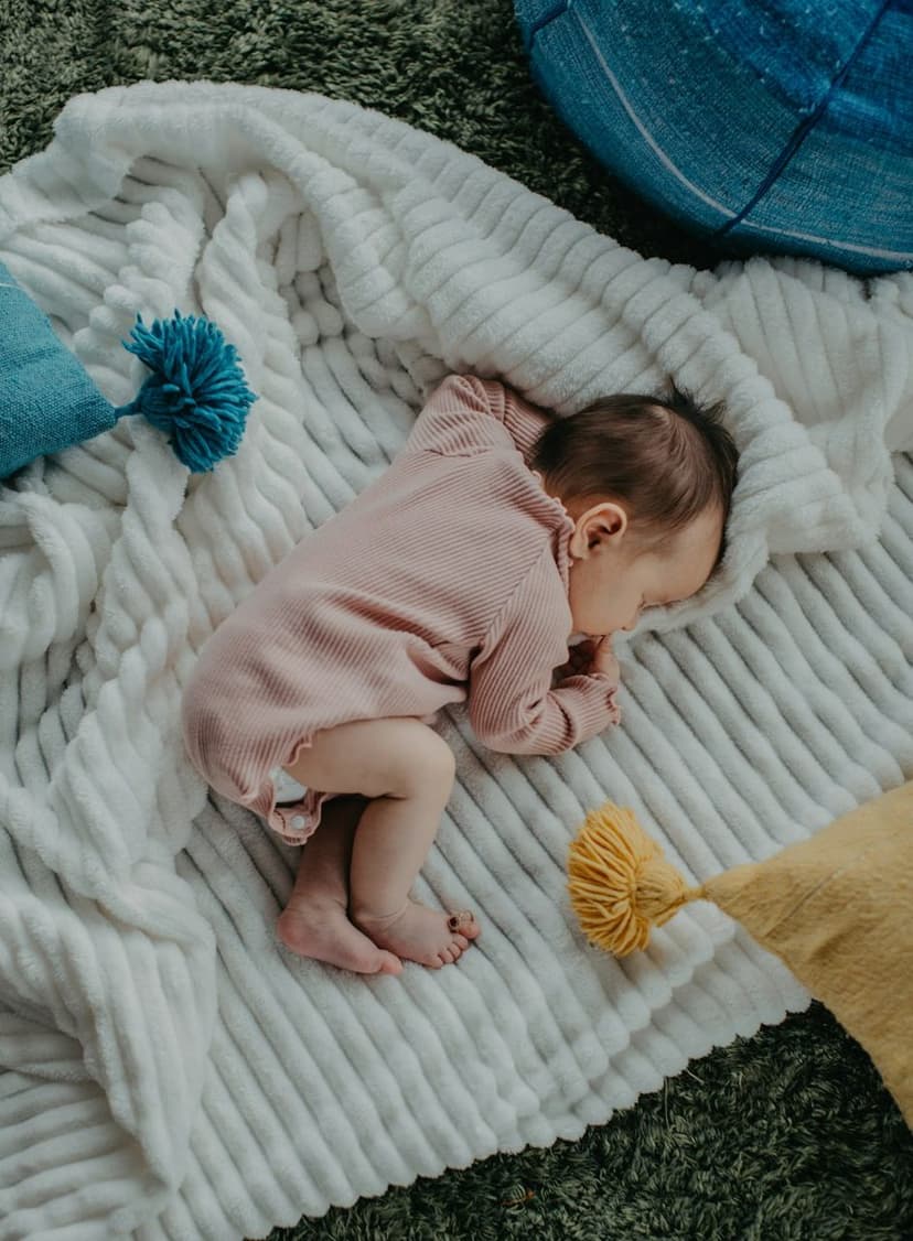 Askıda bebek giysileri (temsili görsel)