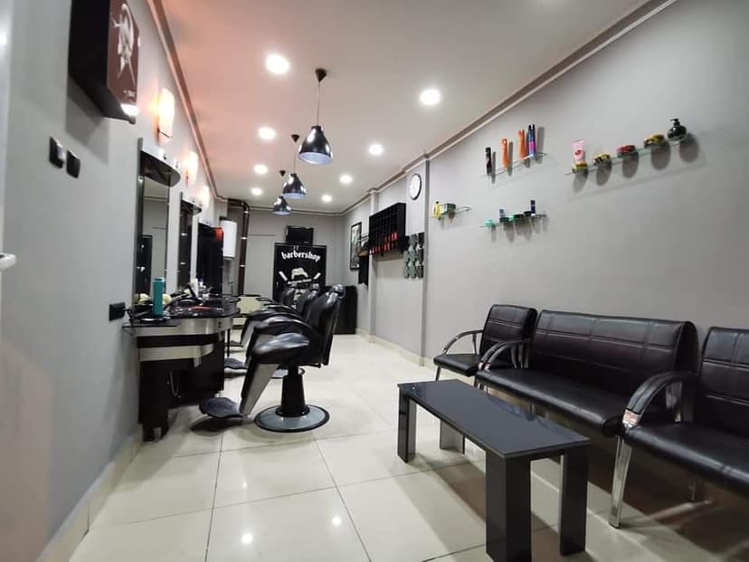Ferah ve düzenli salon iç görünümü