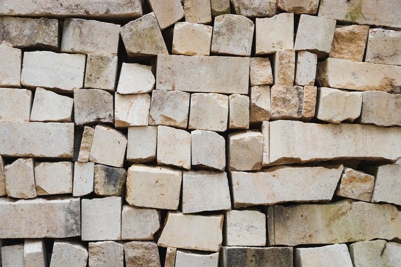 İşlenmiş kesme doğal taş blokları (temsili görsel)