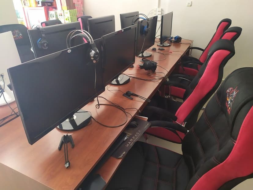 Oyun istasyonları ve monitörler