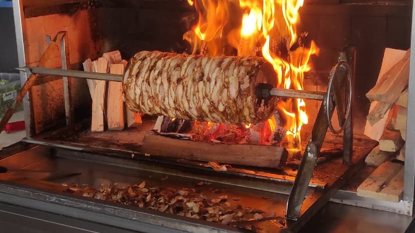 Ateşte dönen tavuk döner — Bölem Piknik