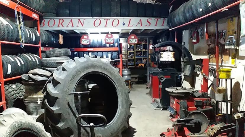 Dükkân içi — traktör ve iş makinesi lastikleri