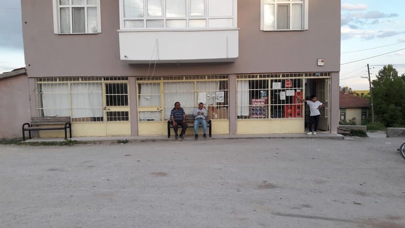 Boyalık Bakkaliyesi dükkân görünümü
