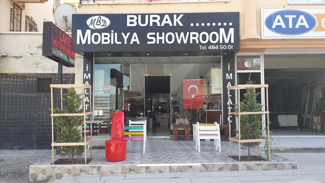 Burak Mobilya showroom cephesi