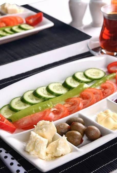 Özenli kahvaltı tabağı