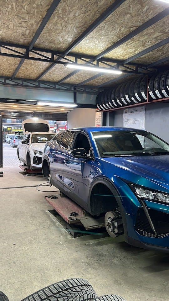 Servis içi — araçların lastik değişimi