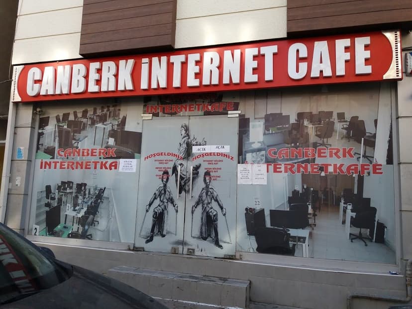 Canberk İnternet Cafe dükkân tabelası ve cephesi