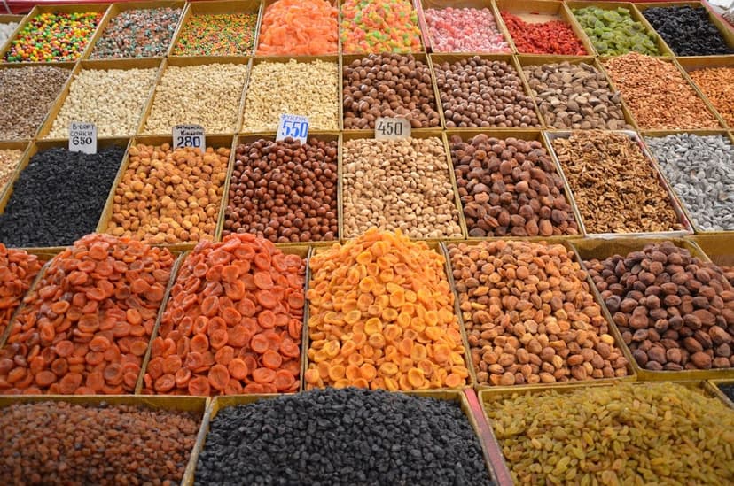 Kuruyemiş ve kurutulmuş meyve çeşitleri (temsili görsel)