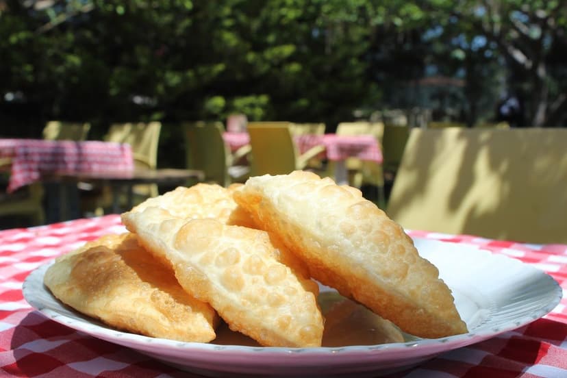 Çıtır çiğ börek tabağı — İncek Tatar Mutfağı