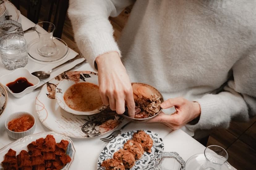 Paylaşımlık köfte tabağı (temsili görsel)