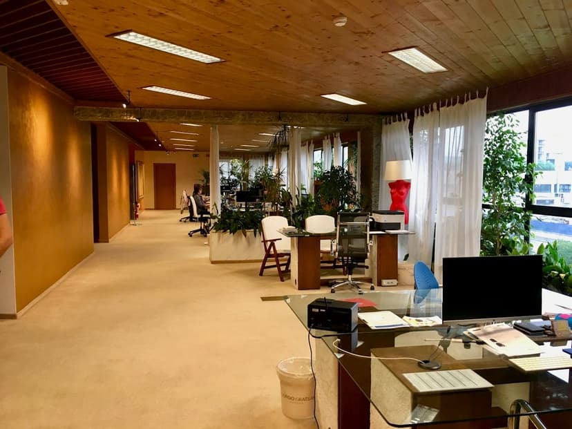 Ofis çalışma masaları (temsili görsel)