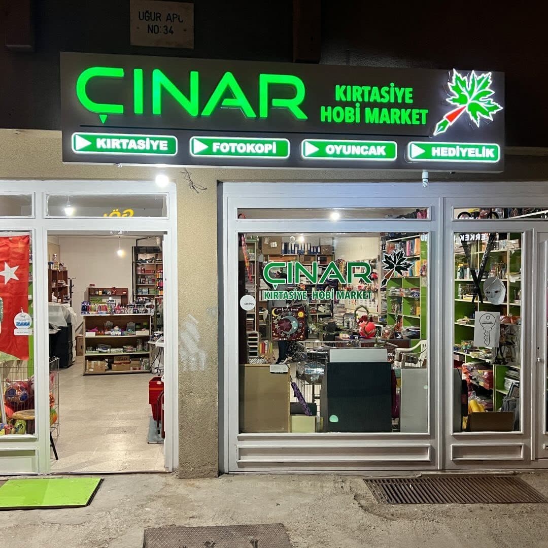 Çınar Kırtasiye & Hobi Market dükkân görünümü