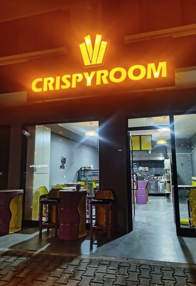Akşam ışıklarıyla Crispyroom