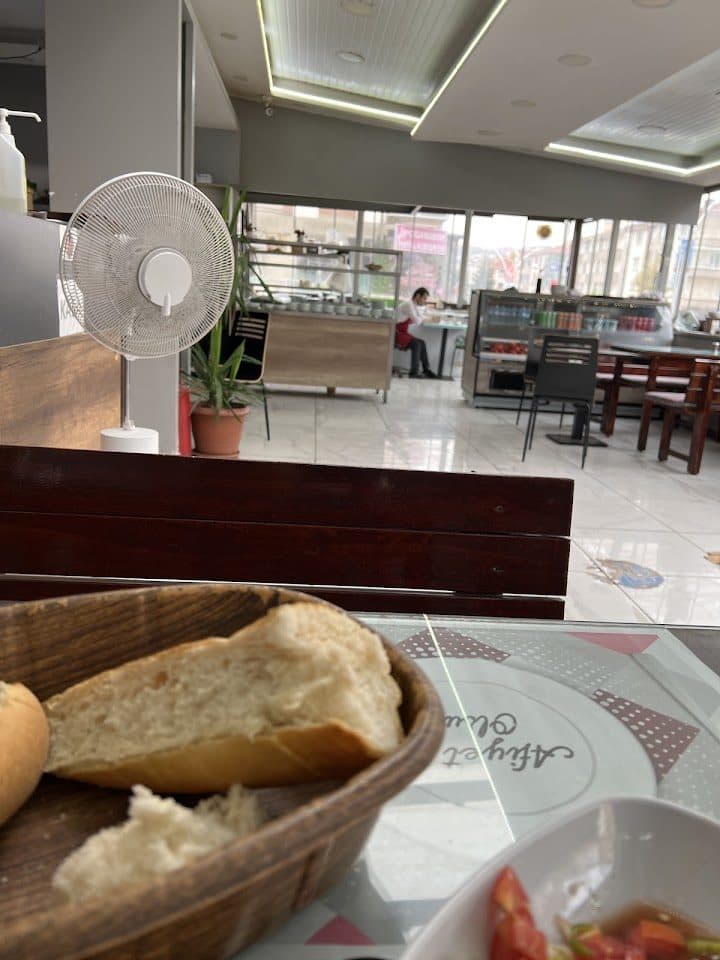 Cumhuriyet Çorbacısı salon ve servis görünümü