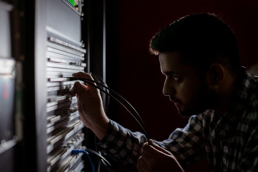 Sunucu bakımı ve teknik servis (temsili görsel)