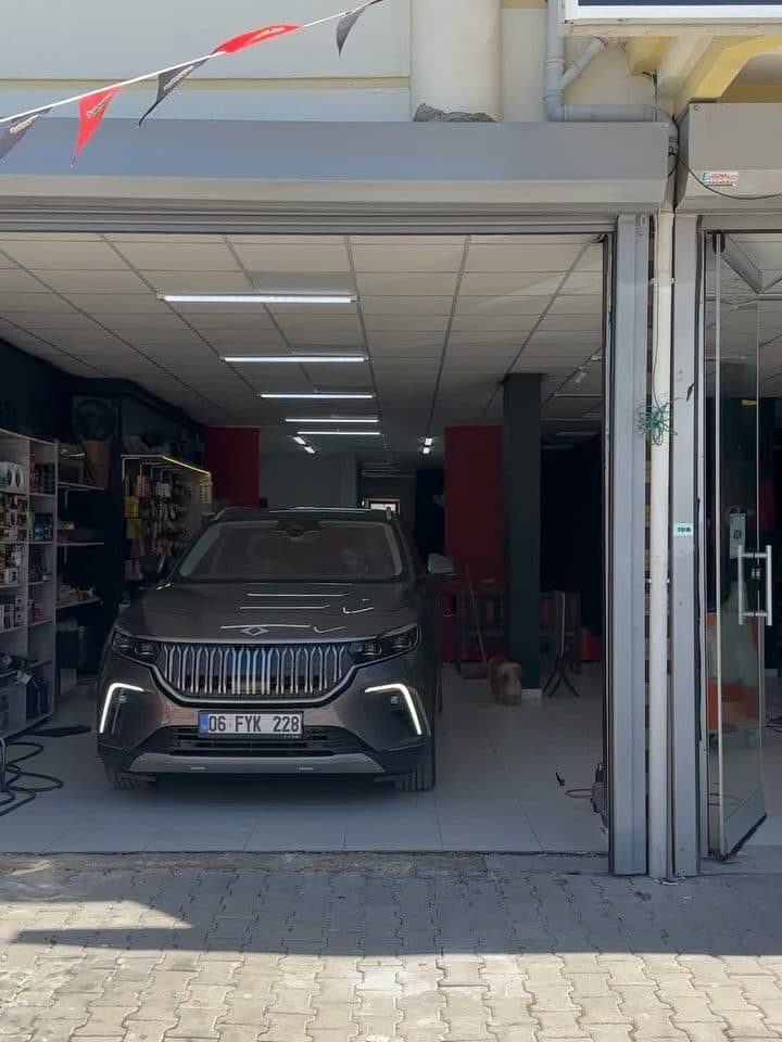 Servis bölümünde araç bakımı