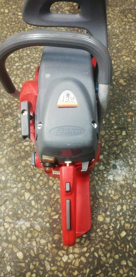 Servise gelen motorlu testere