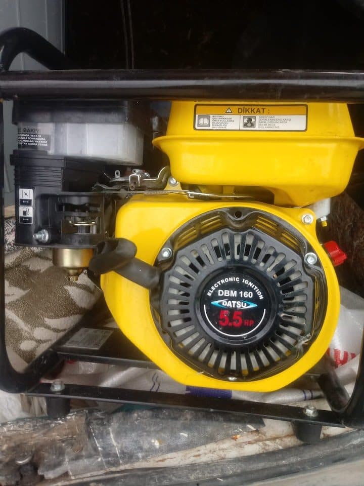 Bakımı yapılan benzinli motor / su motoru
