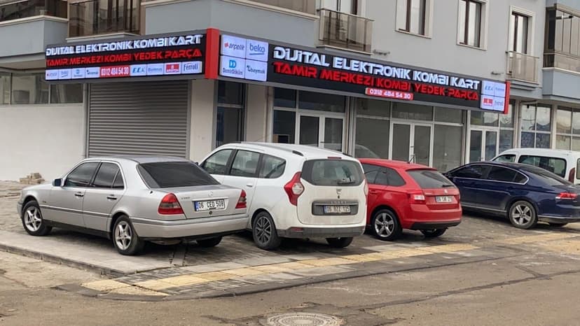Dükkân cephesi ve tabela