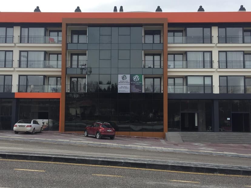 Atrium Suites — merkezin bulunduğu bina