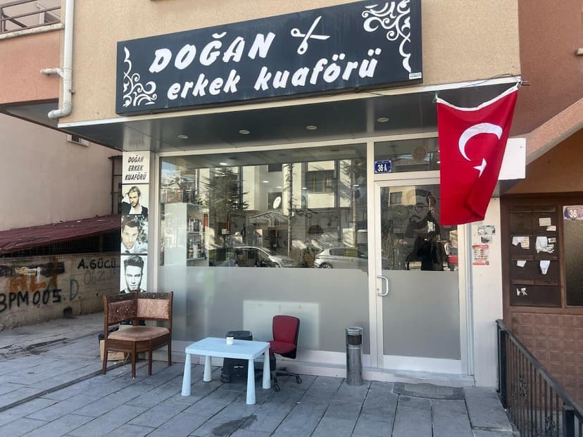 Doğan Erkek Kuaförü dükkân görünümü (Bahçelievler No:36 A)