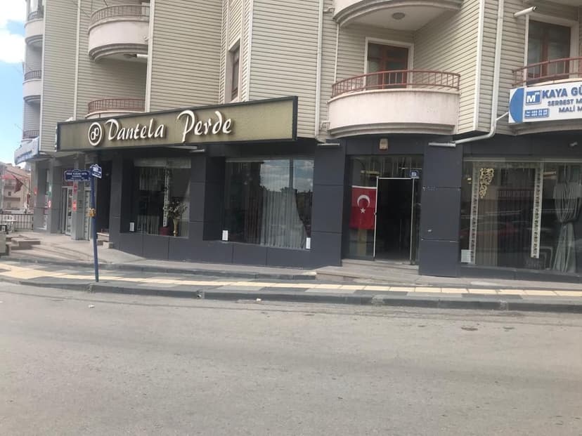 Doğanay Perde ve Mefruşat mağaza cephesi