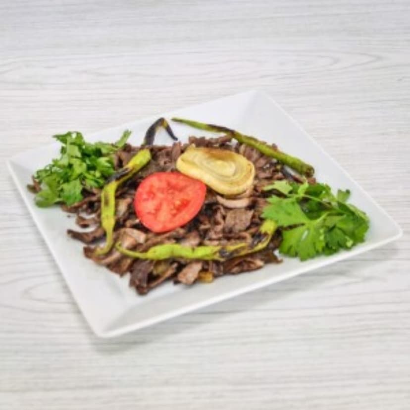 Et döner porsiyon, közlenmiş biber ile