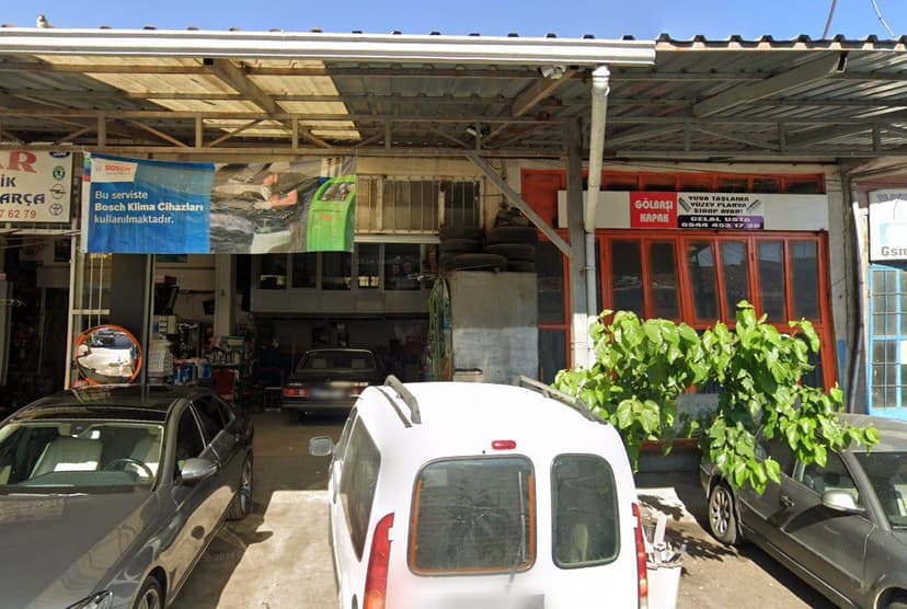 Servisteki araçlar ve çalışma alanı (Google Street View)