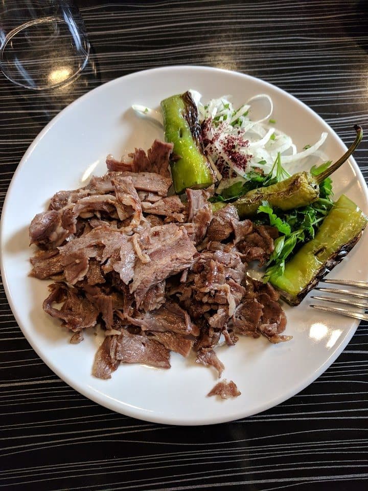 Et döner porsiyon (közlenmiş biber ile)