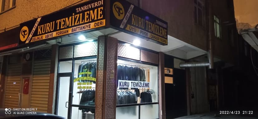 Antik Kuru Temizleme dükkân girişi ve tabelası