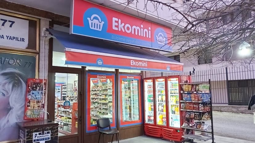 Ekomini Market giriş ve vitrin
